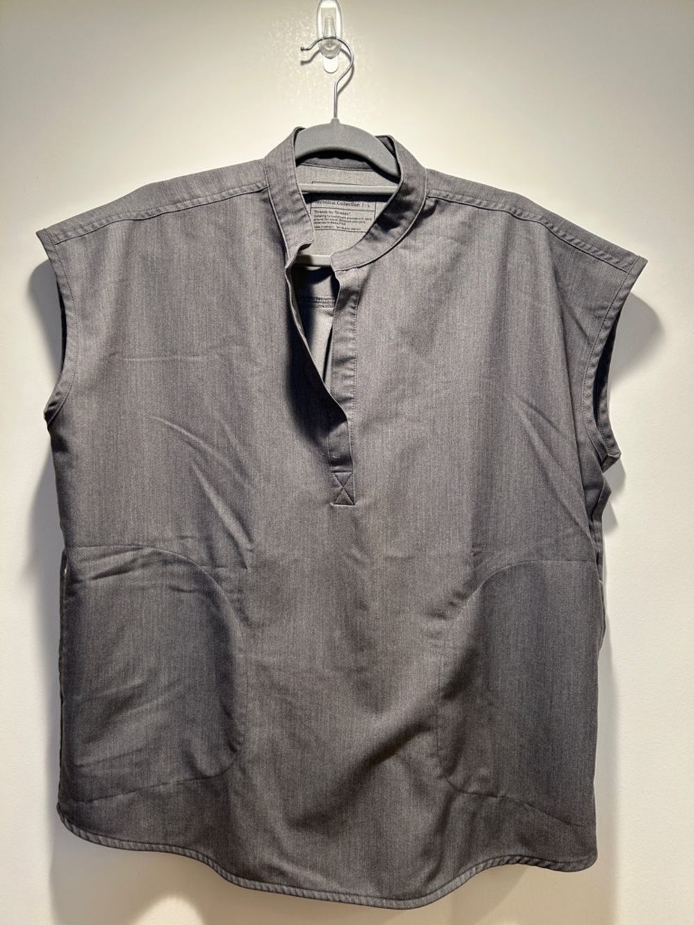 Figs Rafaela scrub top in Graphite